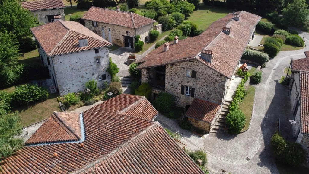 Vue aerienne village de gîtes du cruzeau.JPG.